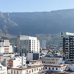 Central Cape Town Apt With Views