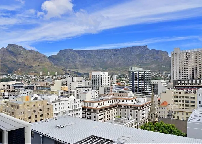Central Cape Town Apt With Views