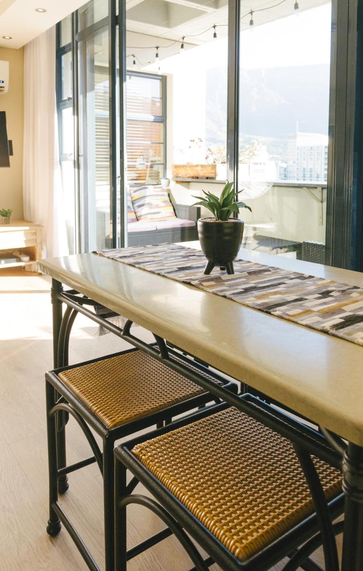 Apartment With Views *